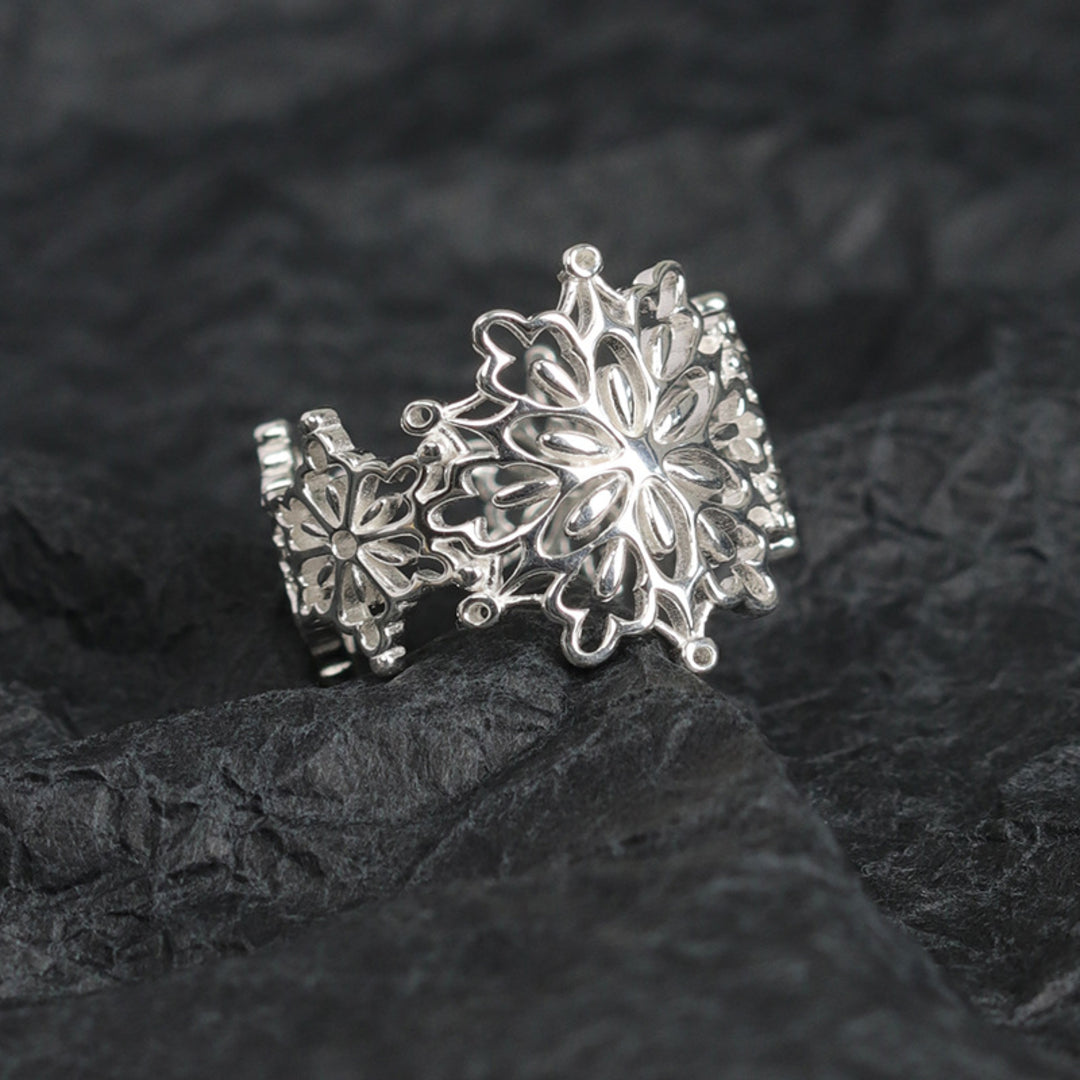 Snow-Flake-Ring-By-Yonandole_4
