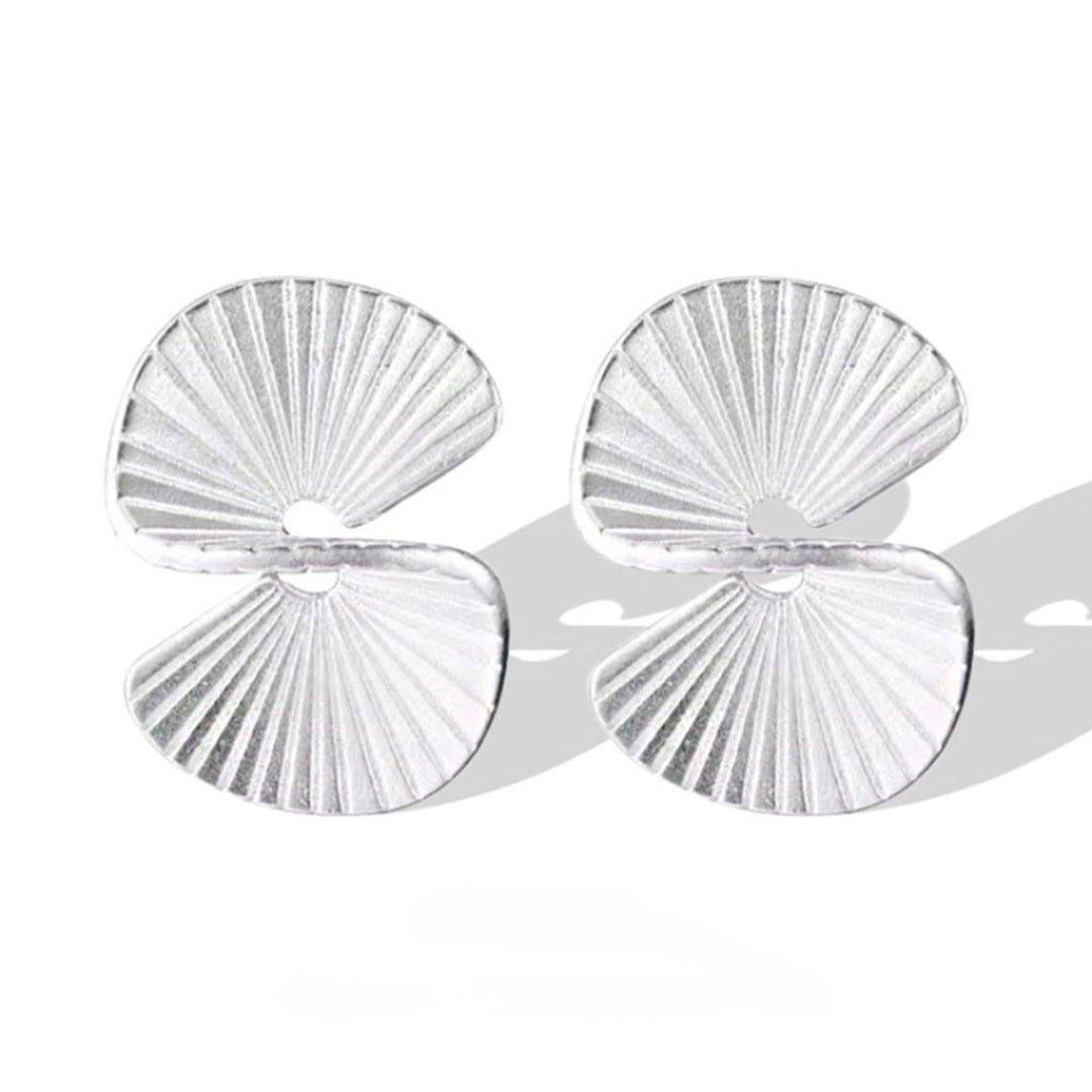 Spiral-Earrings-With-Folding-Pattern-By-Yonandole_1