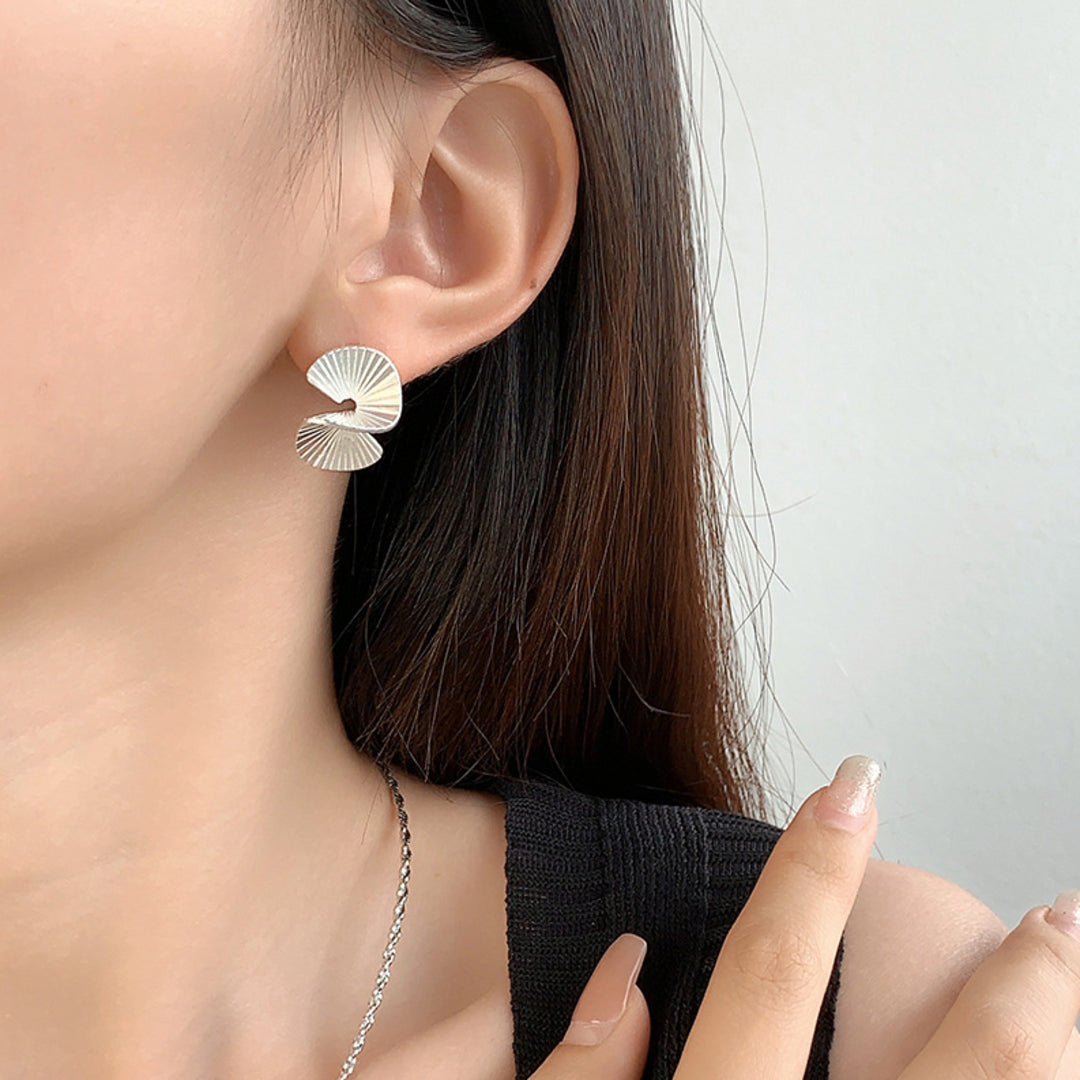 Spiral-Earrings-With-Folding-Pattern-By-Yonandole_3