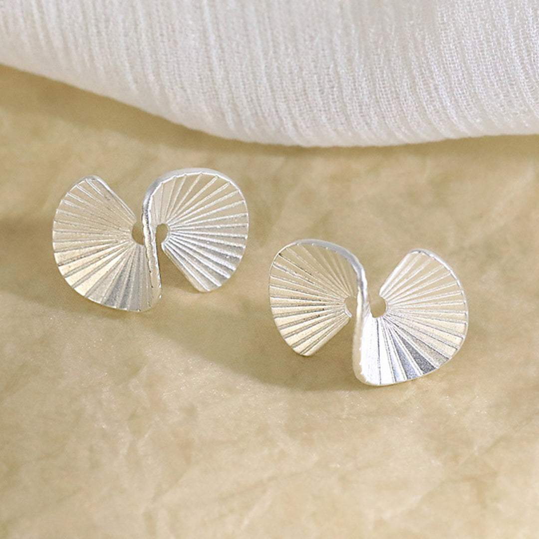 Spiral-Earrings-With-Folding-Pattern-By-Yonandole_4