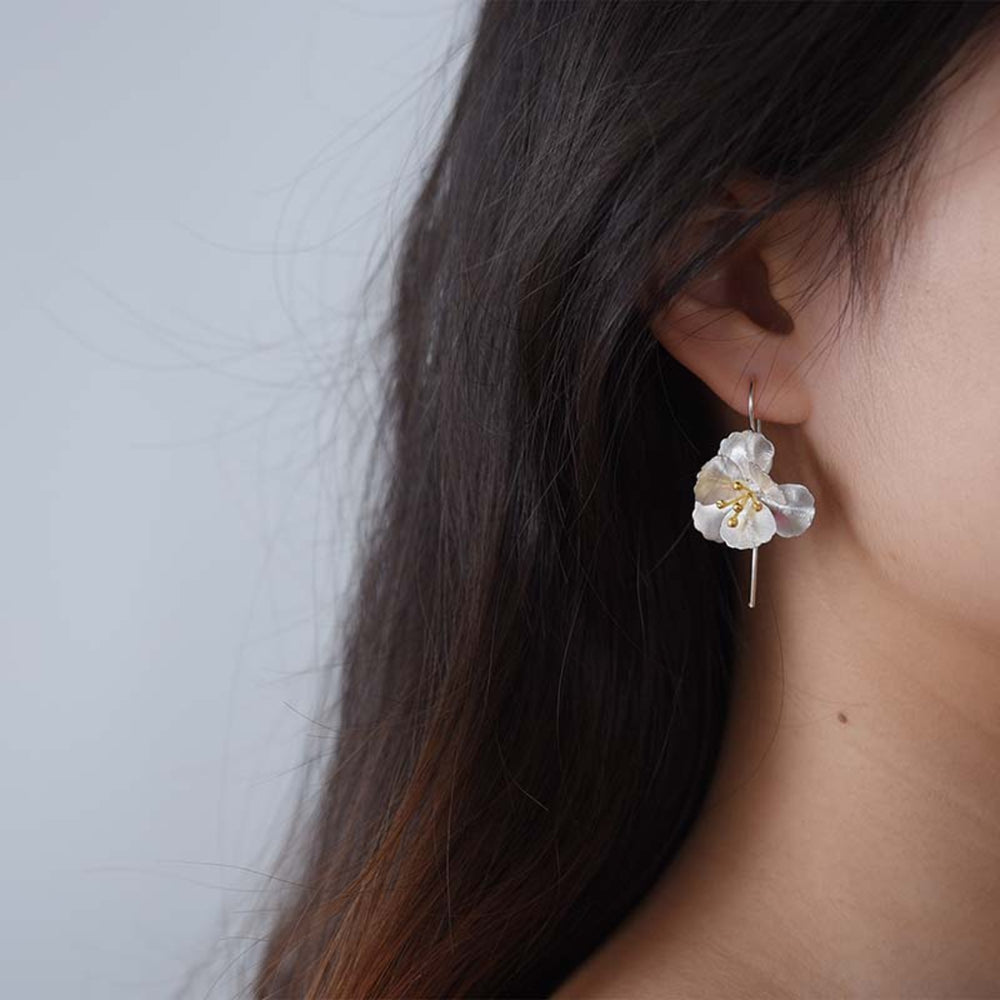 
                  
                    Splendid-Flower-Earrings-By-Yonandole_1a
                  
                