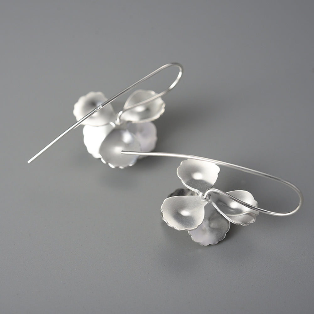 
                  
                    Splendid-Flower-Earrings-By-Yonandole_4a
                  
                