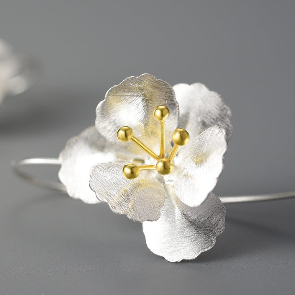 
                  
                    Splendid-Flower-Earrings-By-Yonandole_5a
                  
                