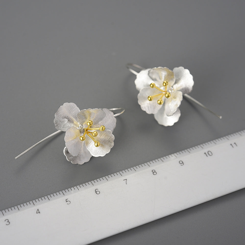 
                  
                    Splendid-Flower-Earrings-By-Yonandole_6a
                  
                