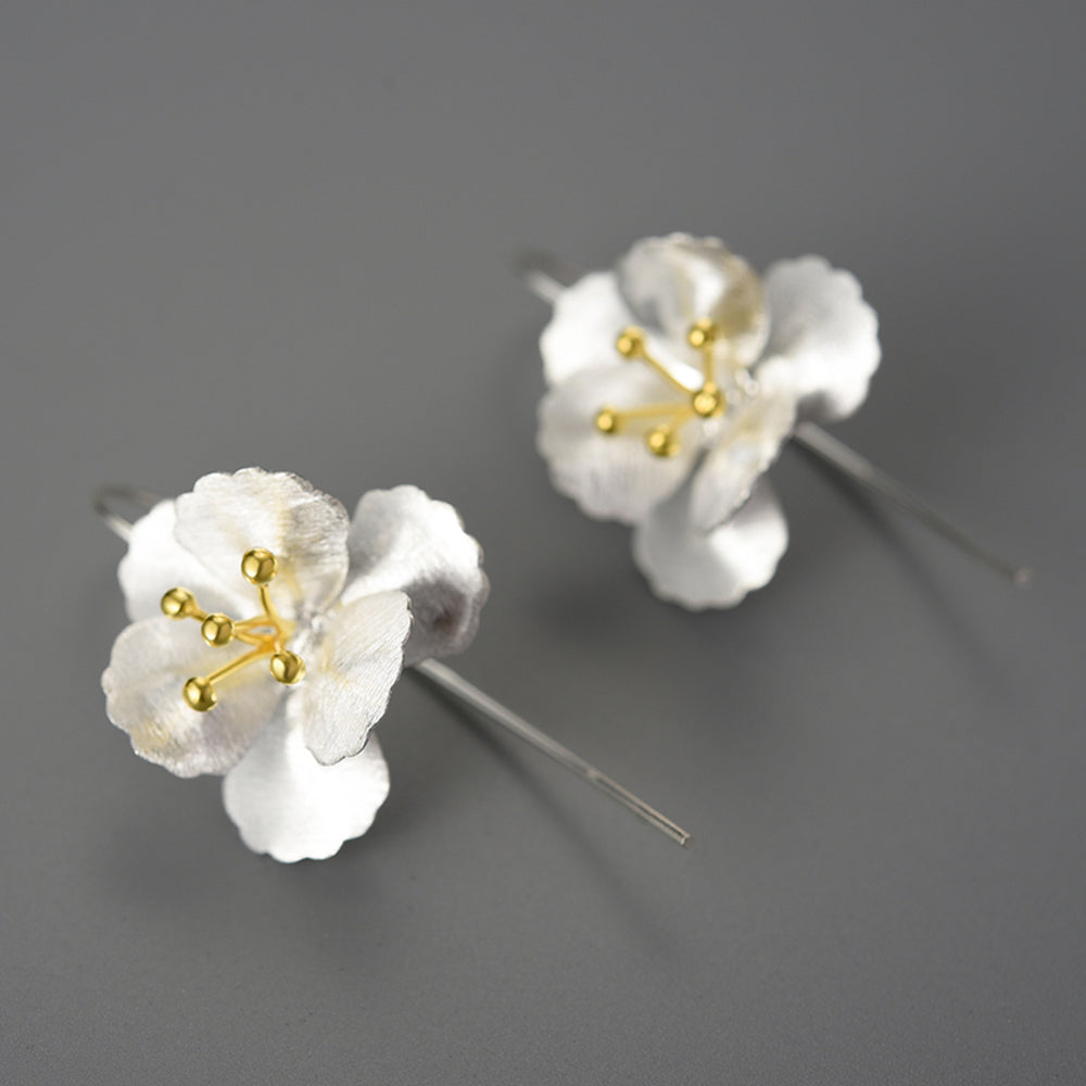 
                  
                    Splendid-Flower-Earrings-By-Yonandole_7a
                  
                