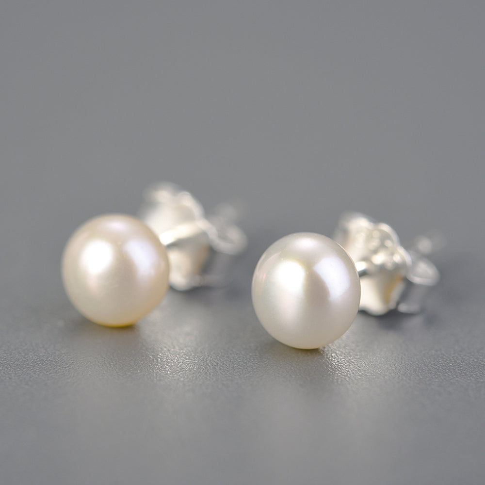 Stud-Earrings-With-A-Small-Freshwater-Pearl-By-Yonandole_7