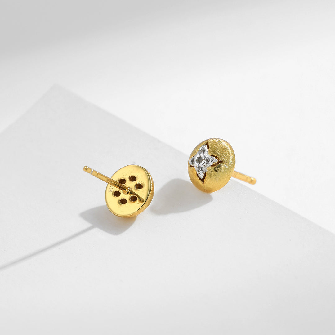 Stud-Earrings-With-A-Two-Tone-Flower-Motif-By-Yonandole_8