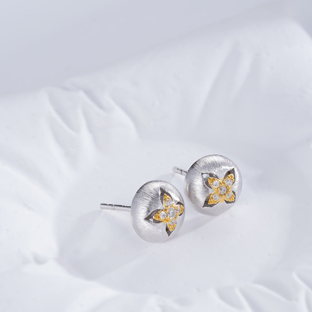 Stud-Earrings-With-A-Two-Tone-Flower-Motif-By-Yonandole_9