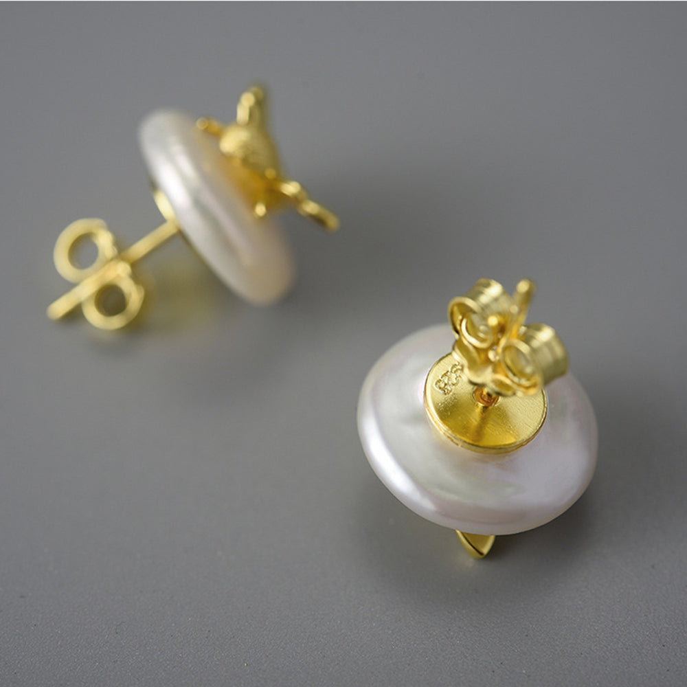 
                  
                    Stud-Earrings-With-Baroque-Pearl-And-Bee_7
                  
                