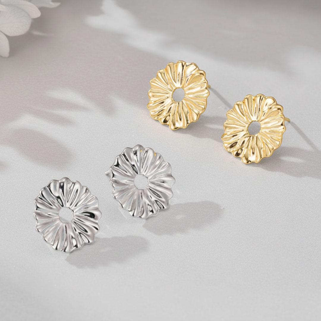 Stud-Earrings-With-Daisy-Flower-By-Yonandole_5