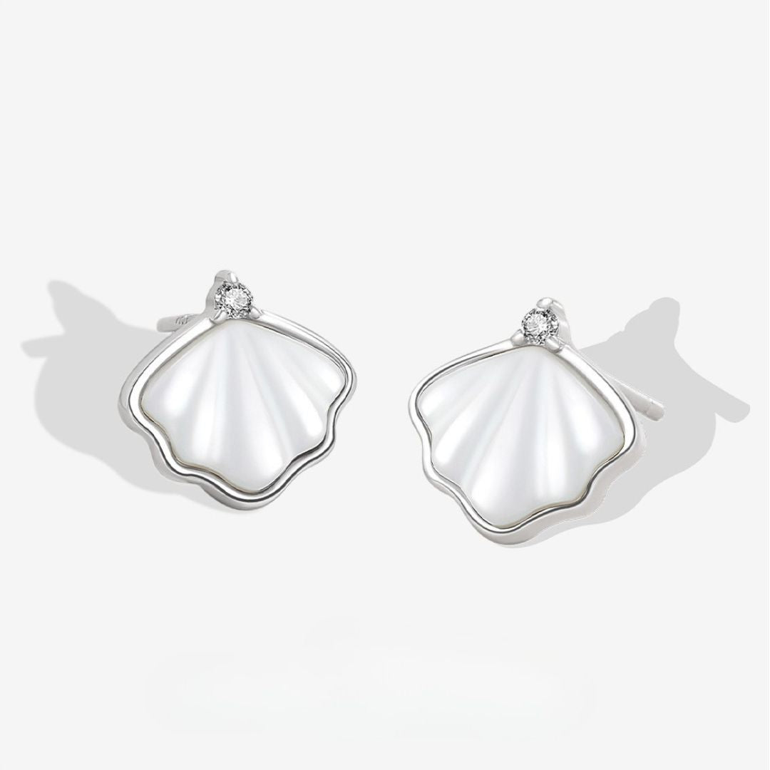 Stud-Earrings-With-Shell-Leaf-And-Zirconia-By-Yonandole_1