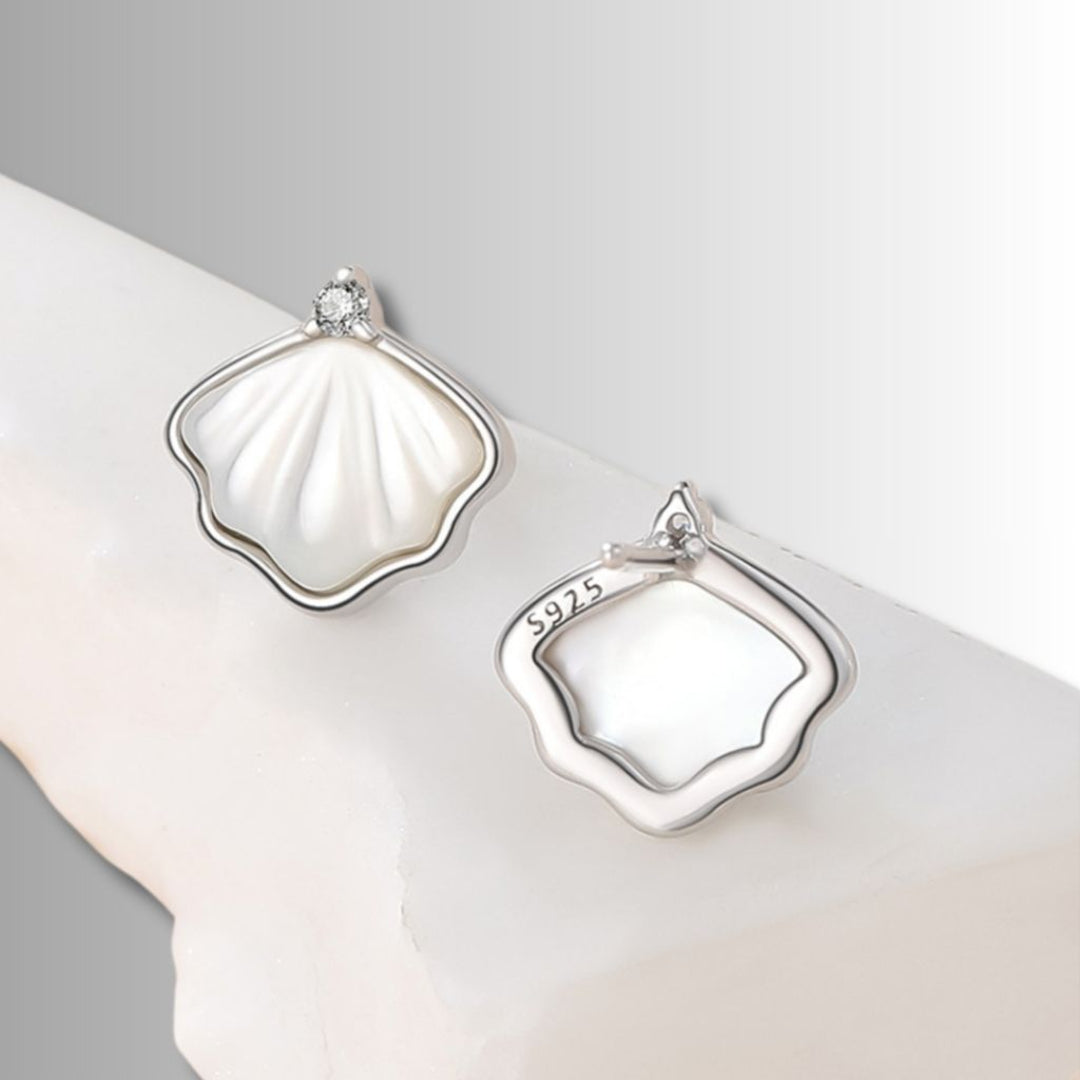 Stud-Earrings-With-Shell-Leaf-And-Zirconia-By-Yonandole_6