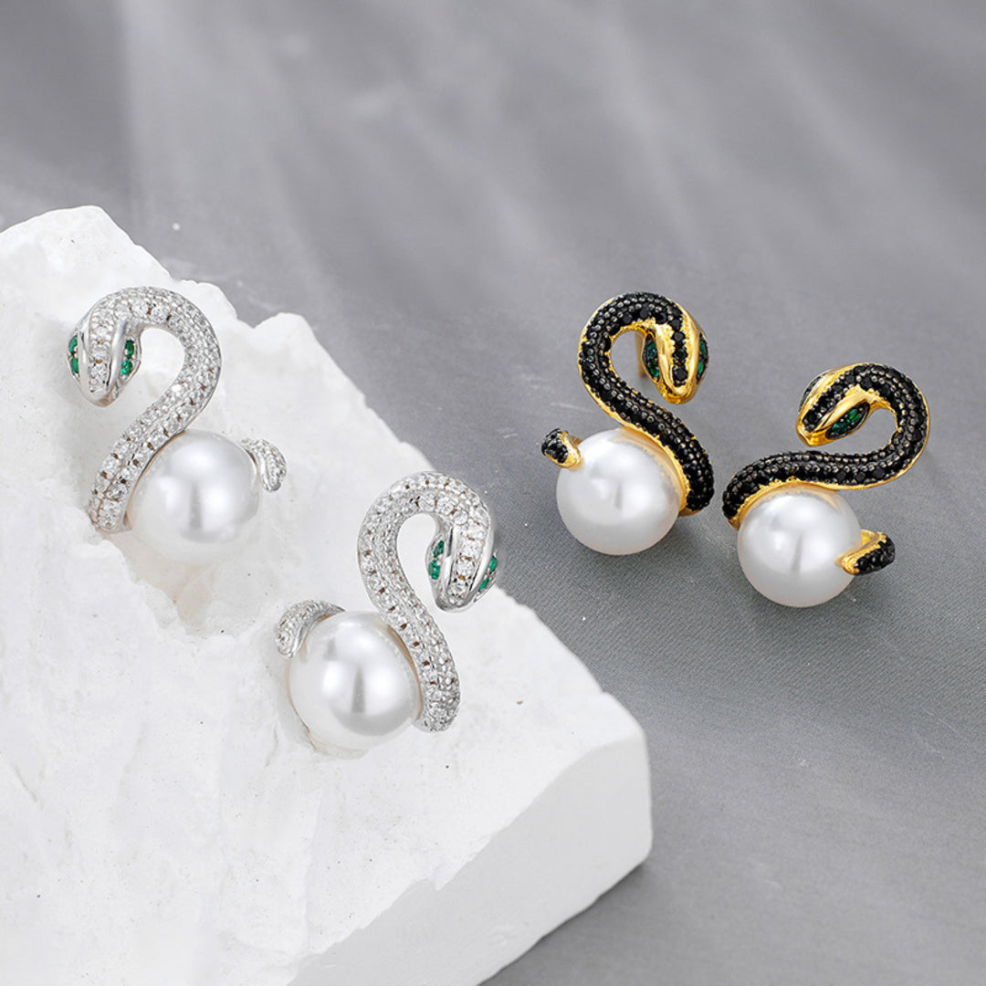 Stud-Earrings-With-Snake-And-Shell-Pearl-By-Yonandole_2