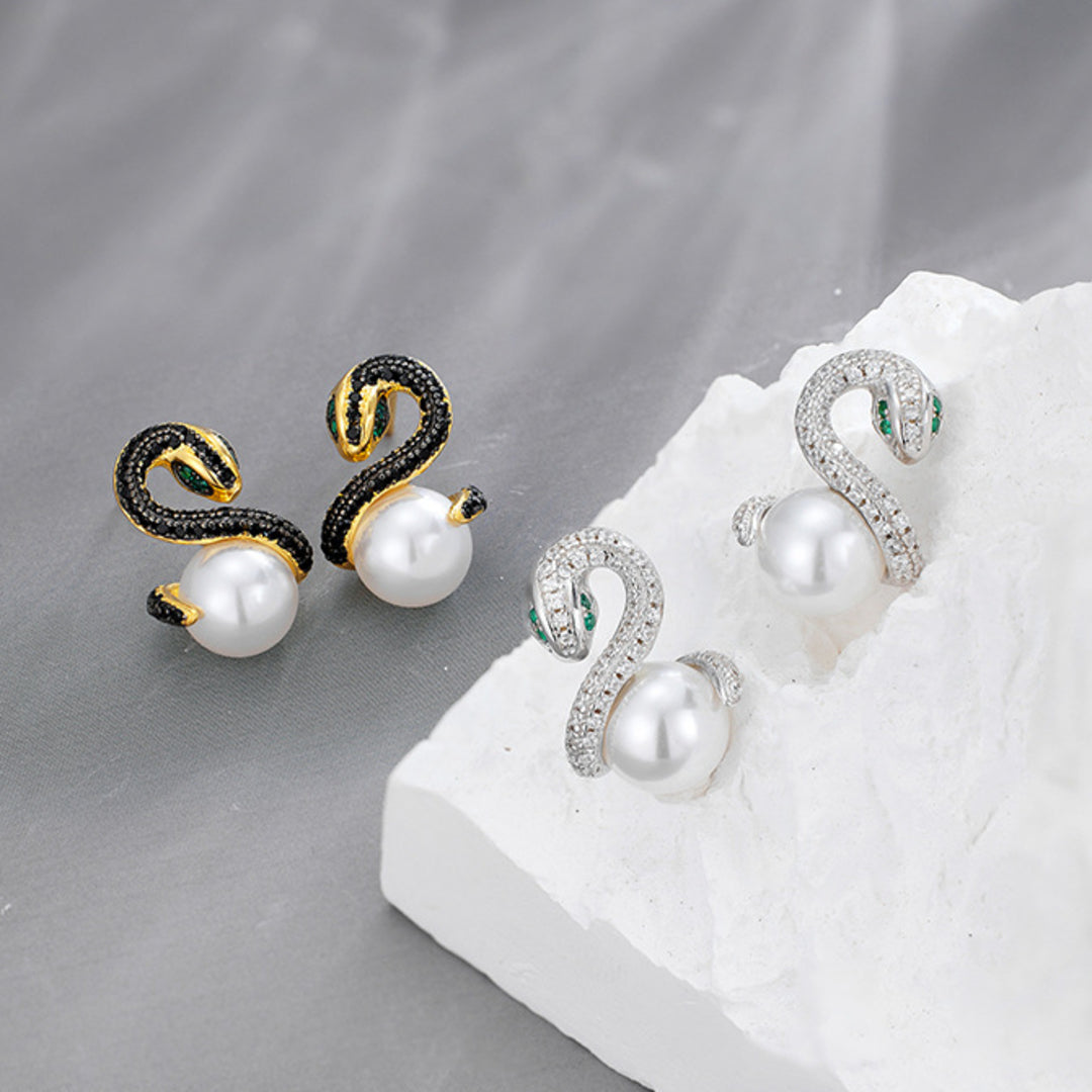 Stud-Earrings-With-Snake-And-Shell-Pearl-By-Yonandole_7
