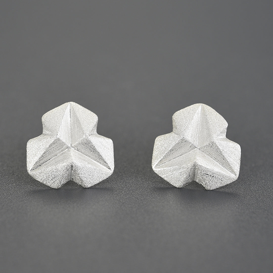 Stud-Earrings-With-Stereoscopic-Triangle-By-Yonandole_2