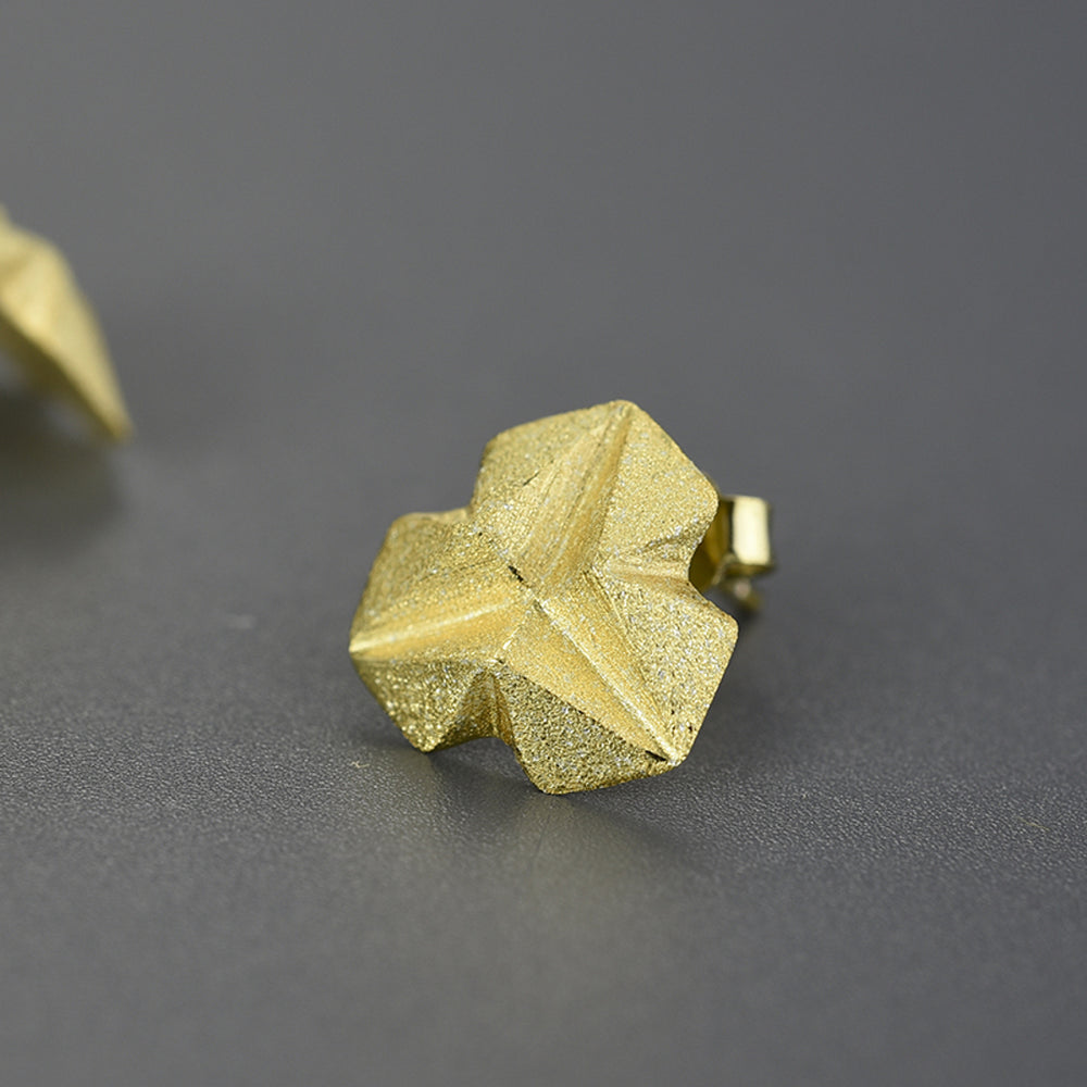 
                  
                    Stud-Earrings-With-Stereoscopic-Triangle-By-Yonandole_7
                  
                