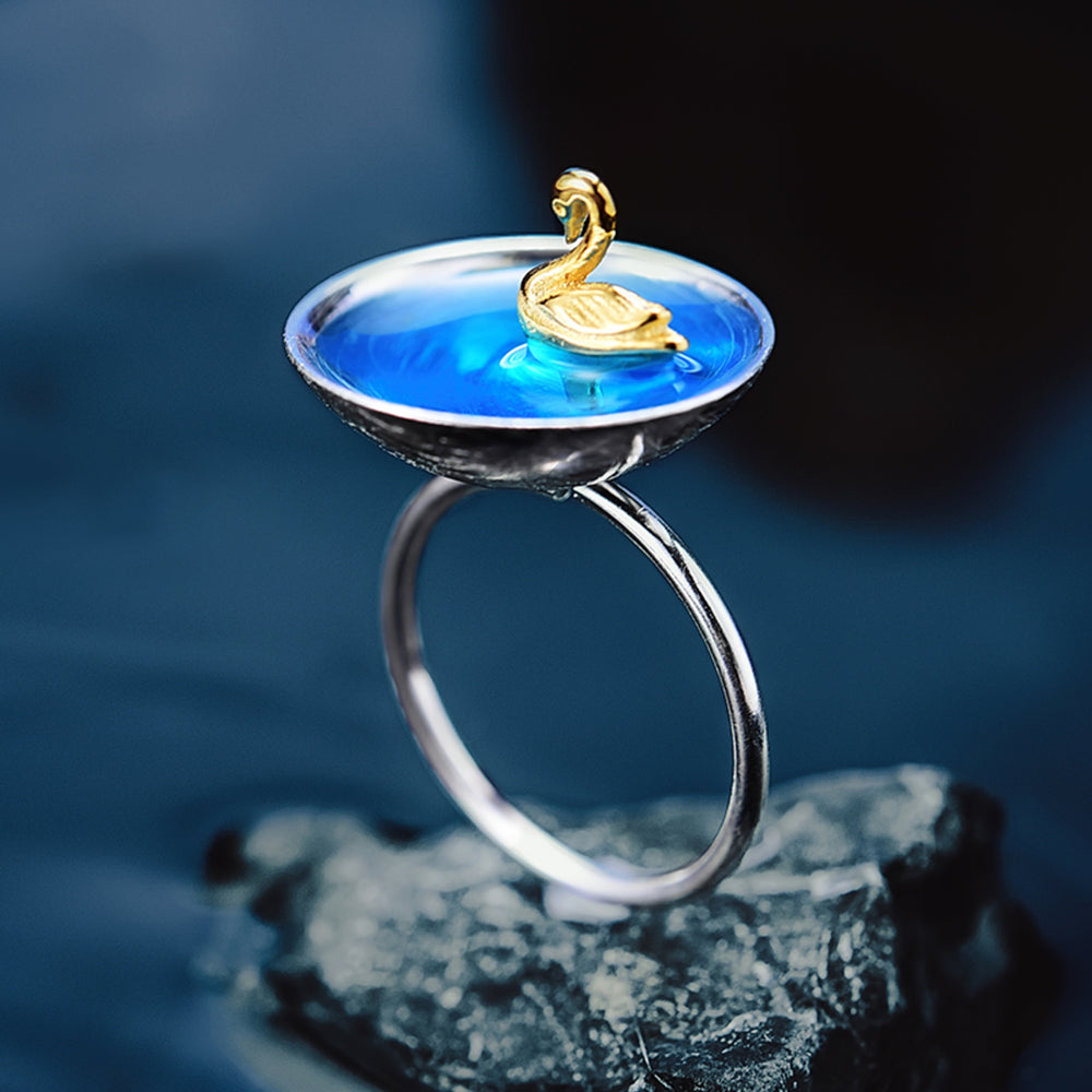 
                  
                    Swan-Ring-By-Yonandole_4
                  
                