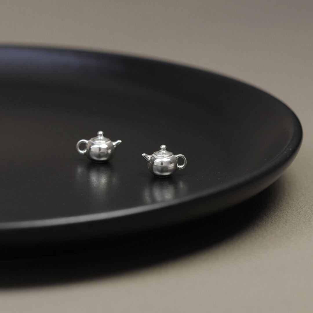 Teapot-Earrings-By-Yonandole_9