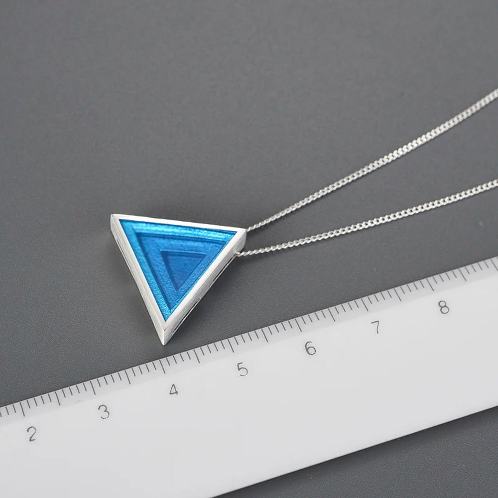 
                  
                    Triangle-Pendant-By-Yonandole_4
                  
                