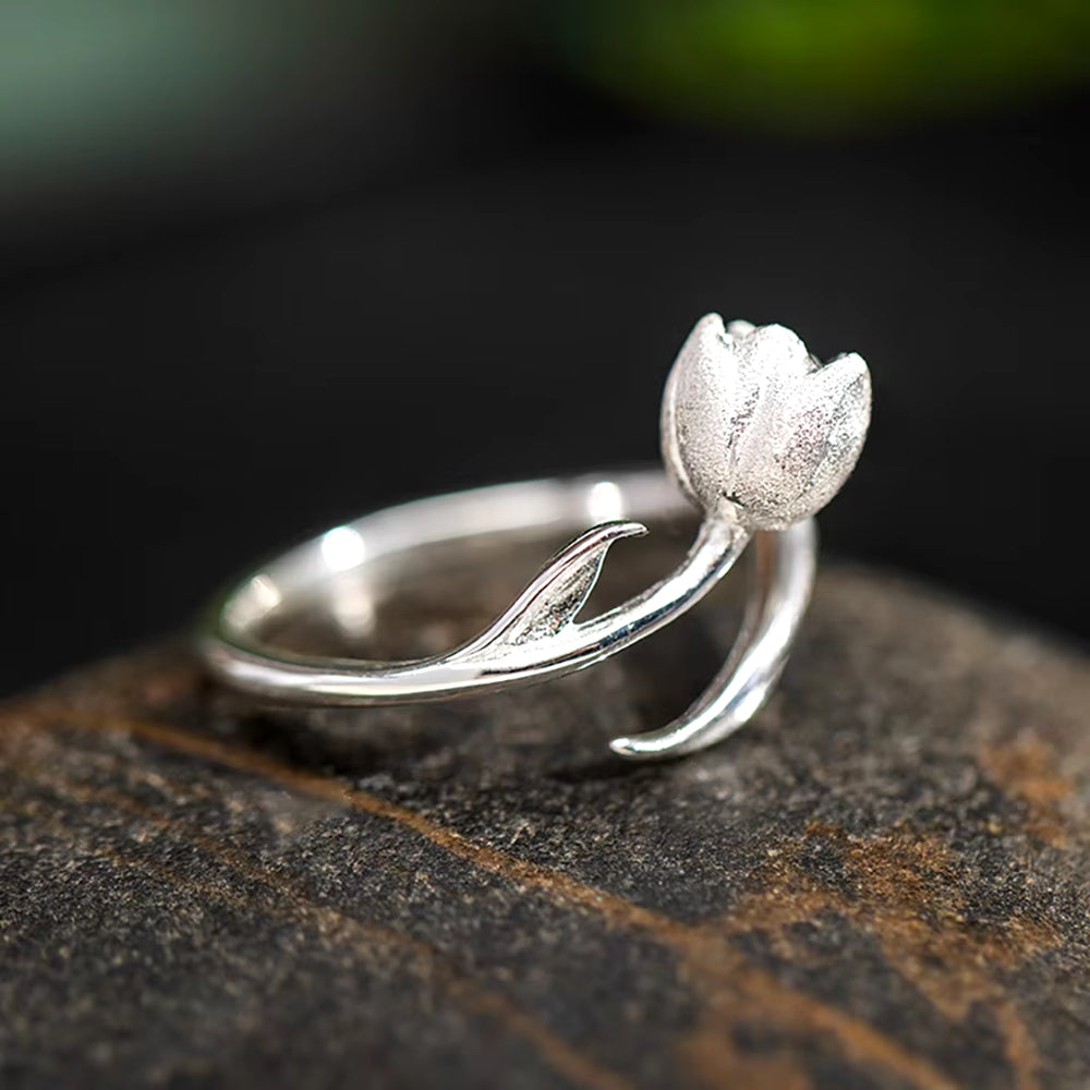 Tulip-Ring-By-Yonandole_3a