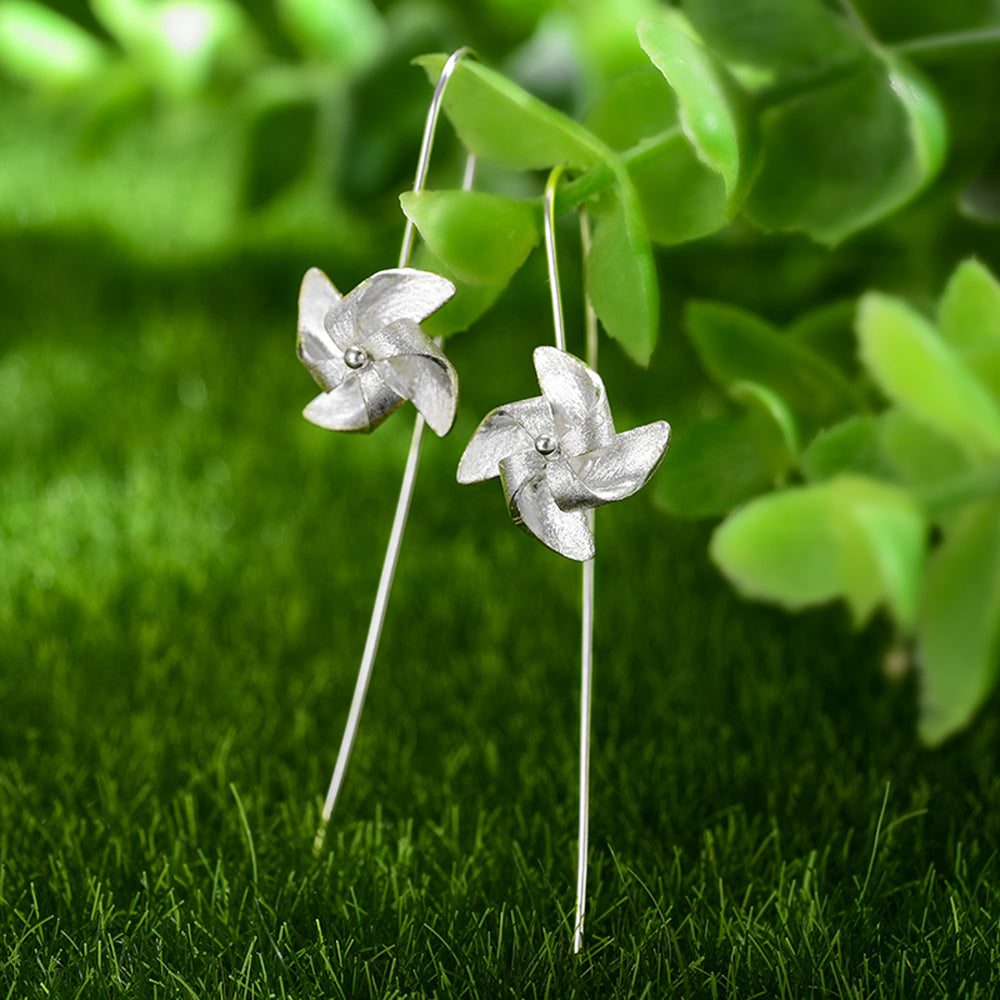 
                  
                    Windmill-Wire-Earrings-By-Yonandole_6
                  
                