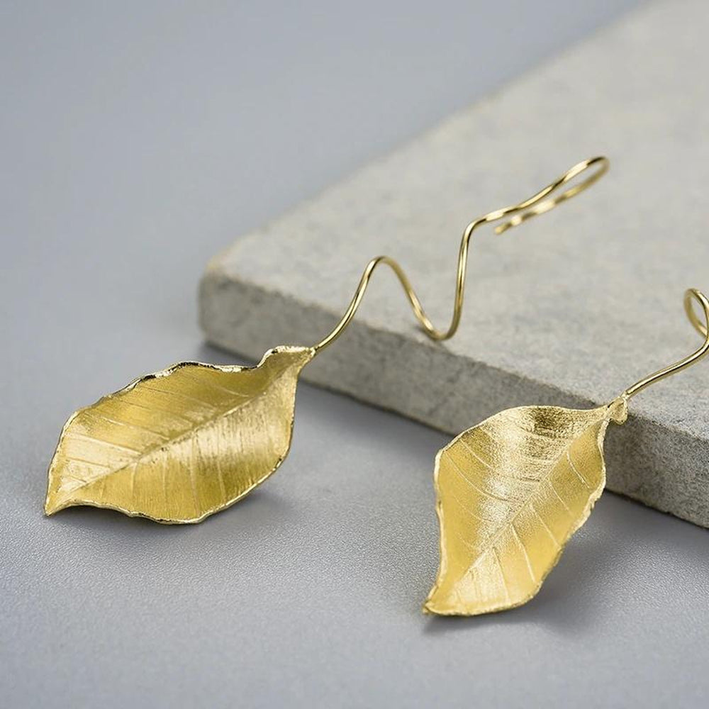 Wire-Earrings-With-Falling-Leaf-By-Yonandole_1