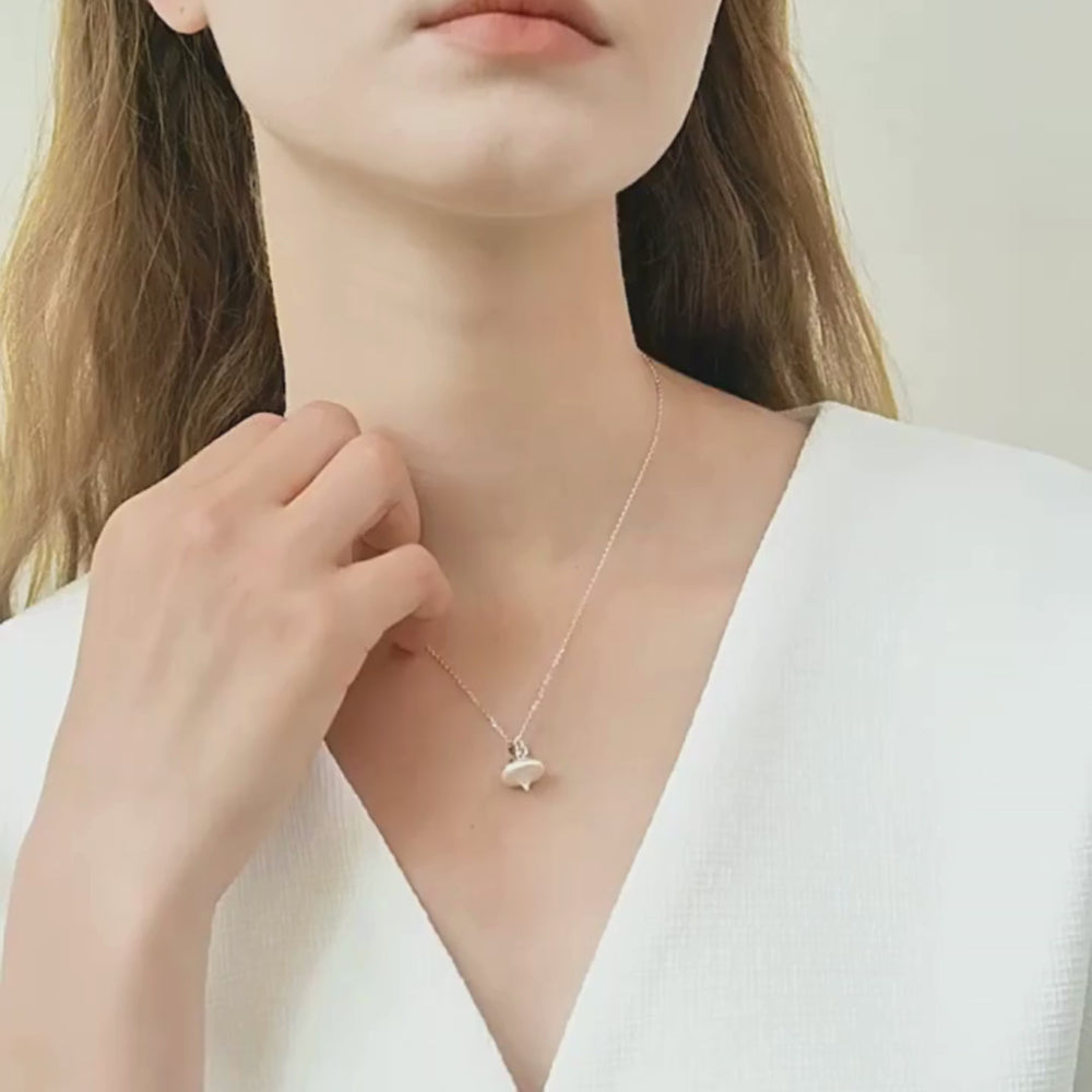 
                      
                        Load and play video in Gallery viewer, Radish-Pendant-With-Zirconia-By-Yonandole
                      
                    