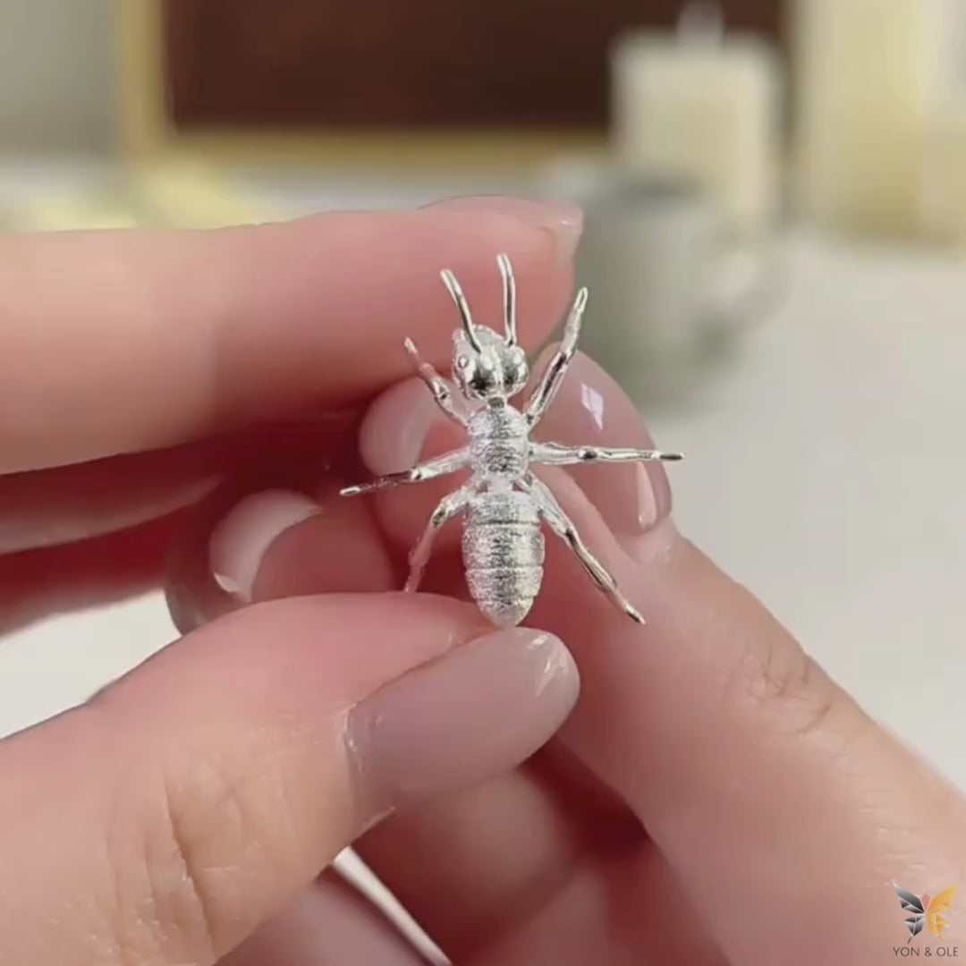 Ant-Brooch-By-Yonandole